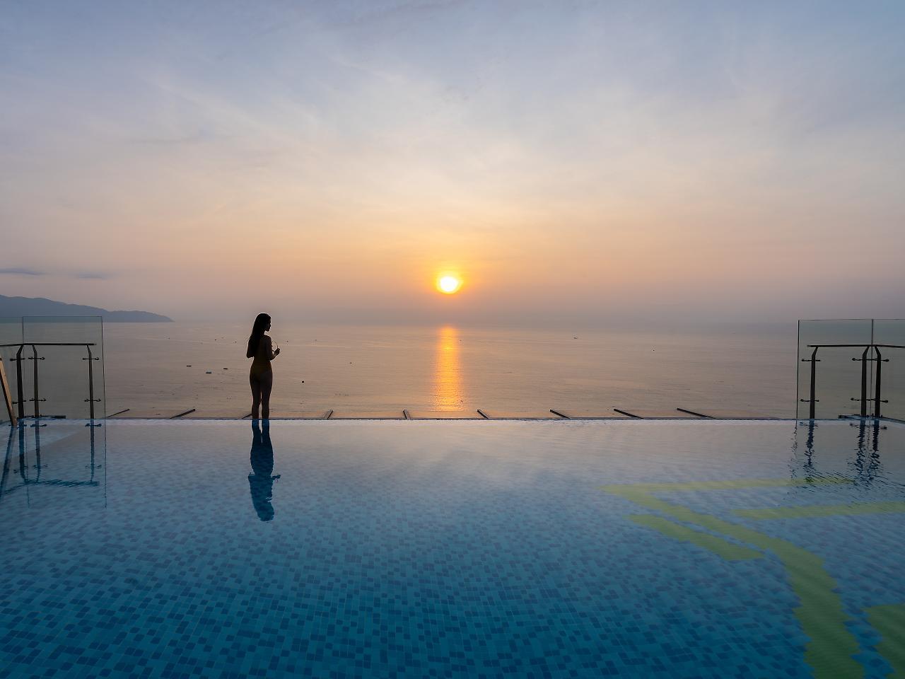 Maximilan Danang Beach Hotel Екстер'єр фото