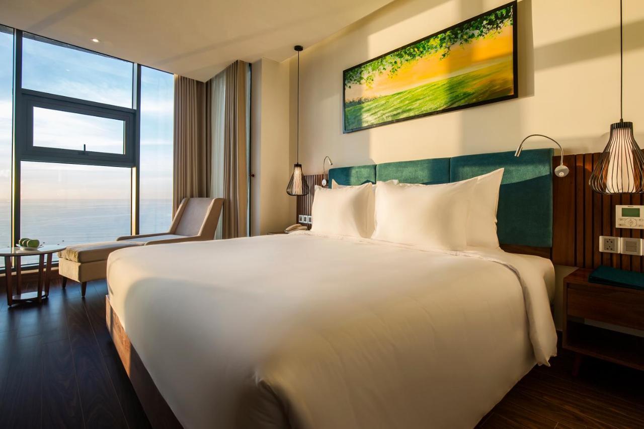Maximilan Danang Beach Hotel Екстер'єр фото