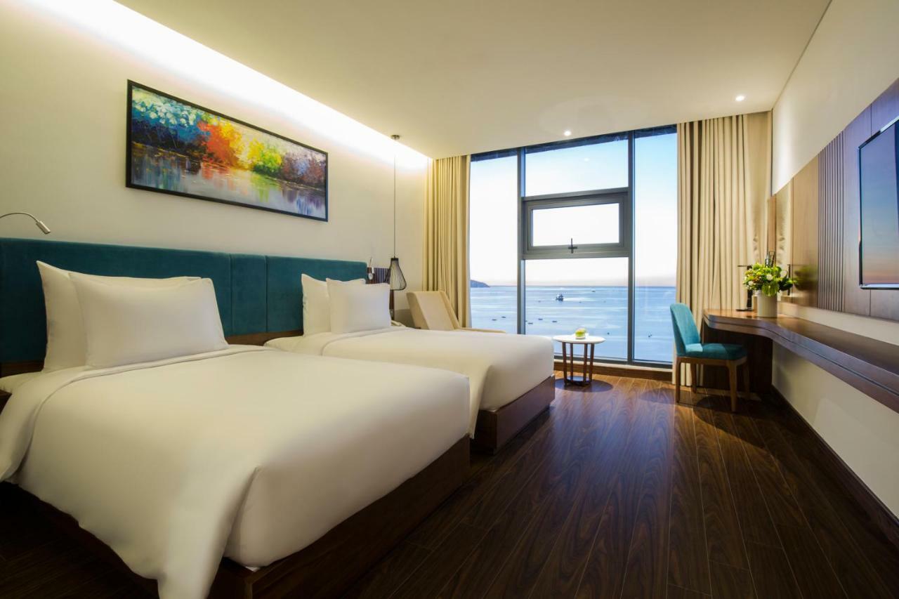 Maximilan Danang Beach Hotel Екстер'єр фото