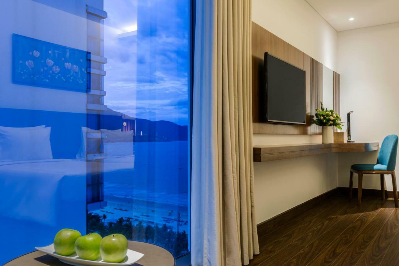 Maximilan Danang Beach Hotel Екстер'єр фото