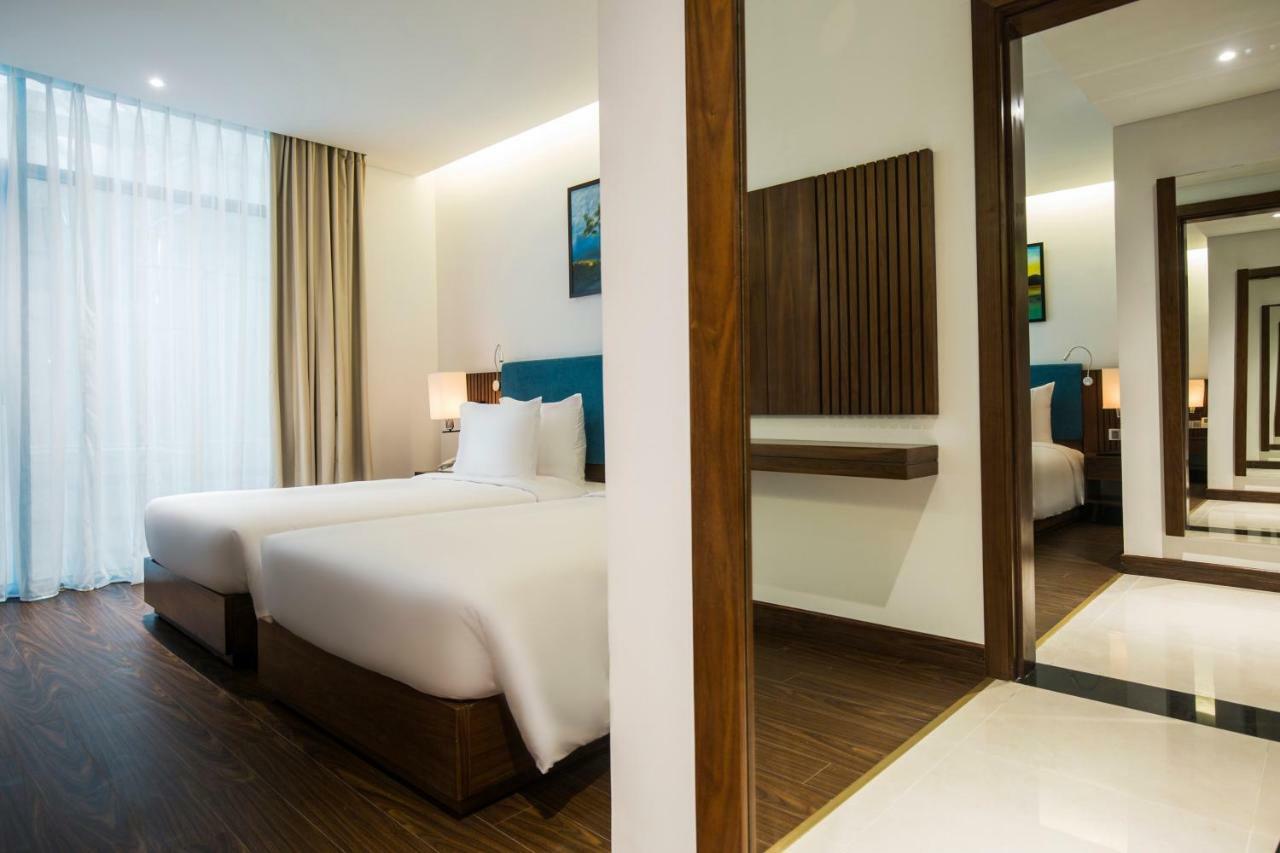 Maximilan Danang Beach Hotel Екстер'єр фото