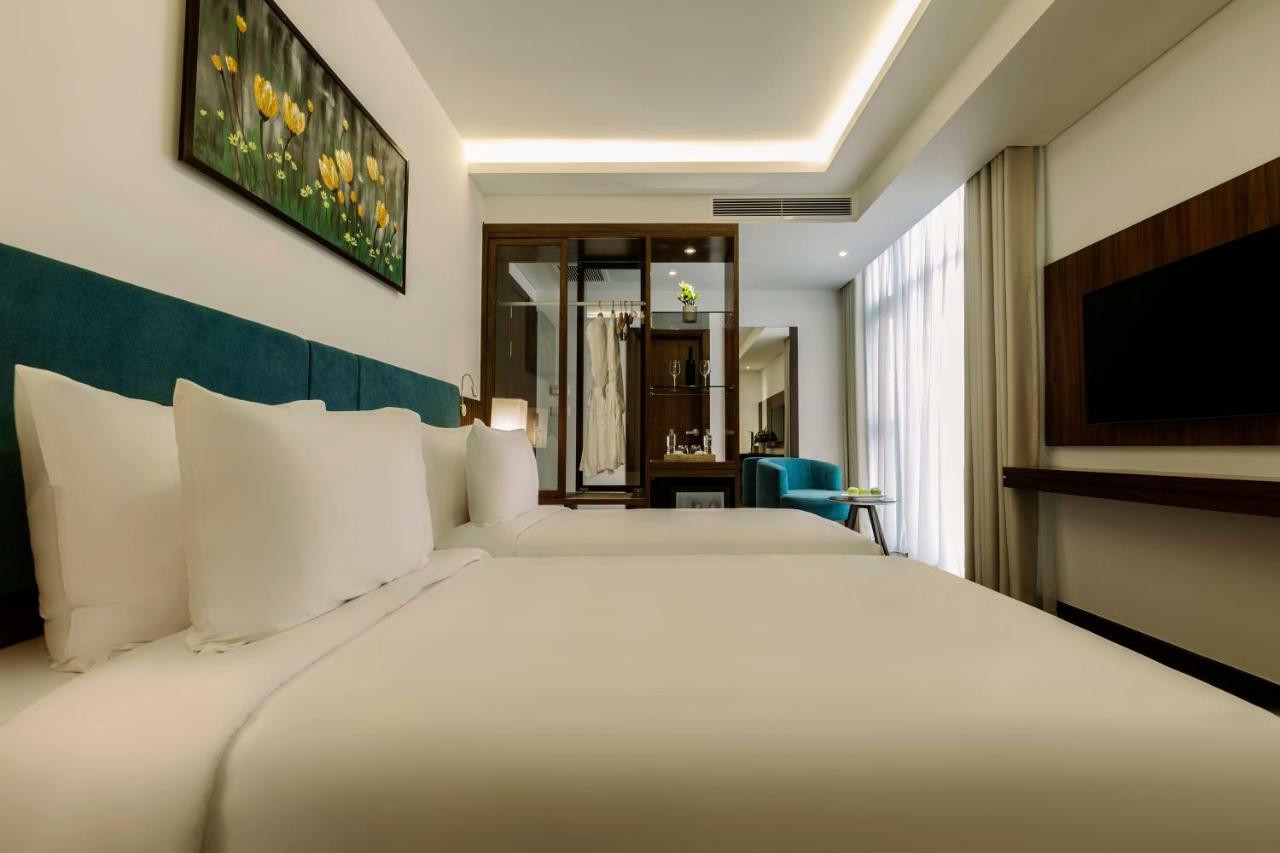 Maximilan Danang Beach Hotel Екстер'єр фото