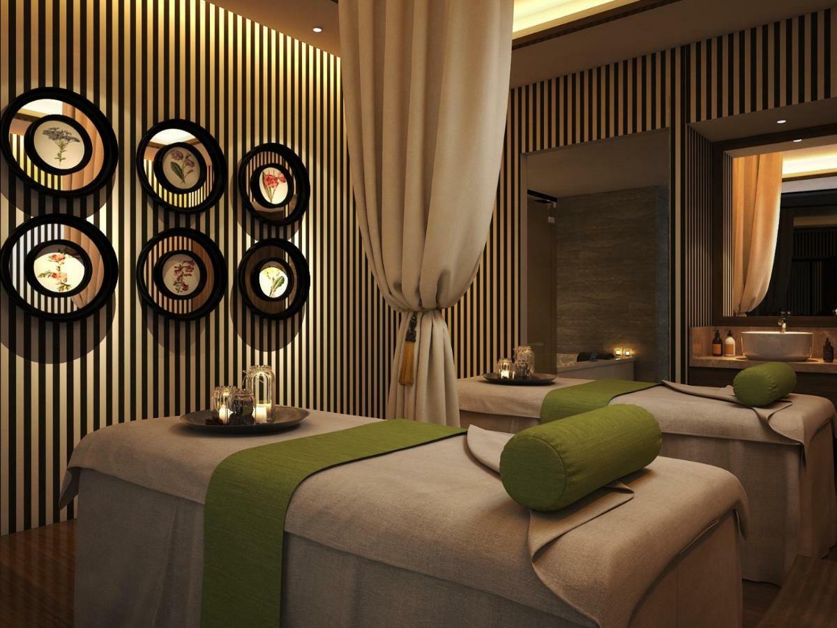Maximilan Danang Beach Hotel Екстер'єр фото