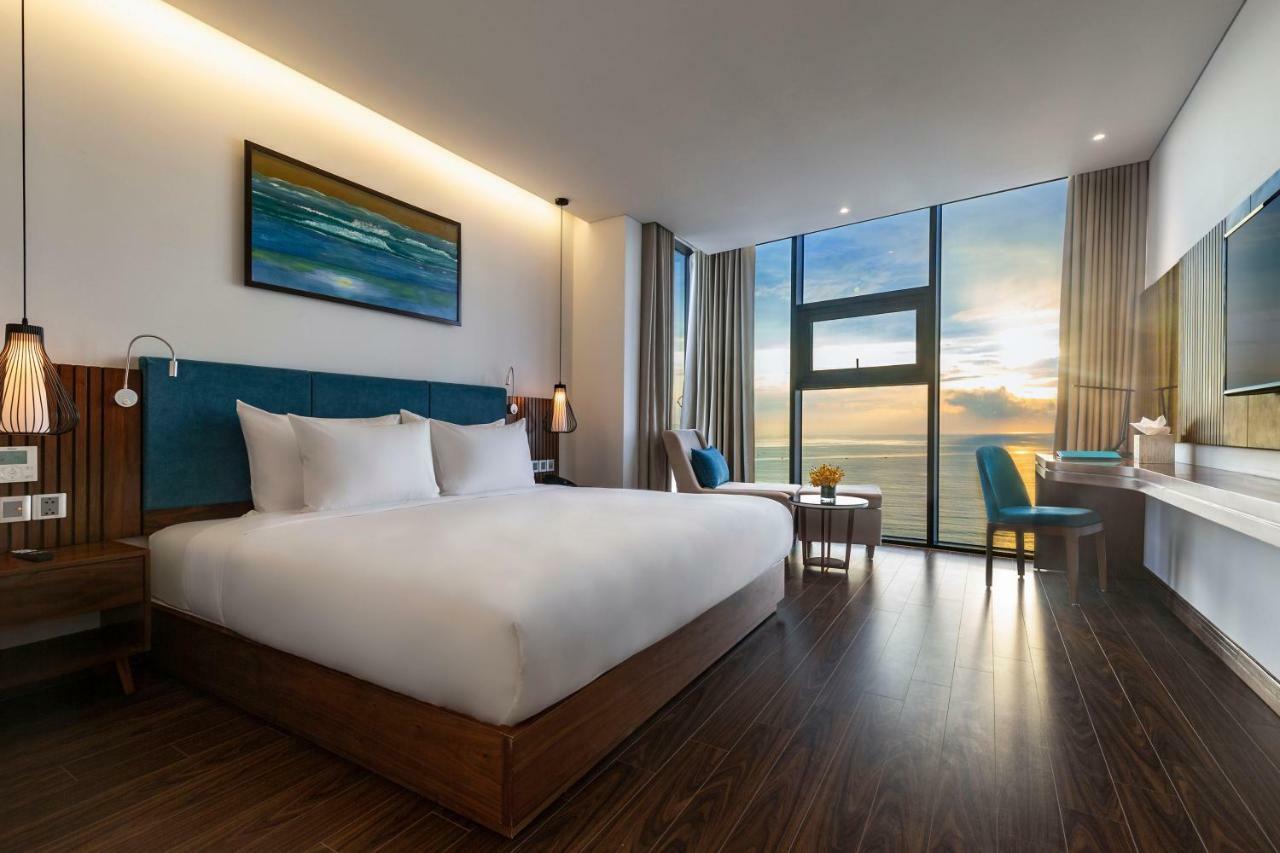 Maximilan Danang Beach Hotel Екстер'єр фото