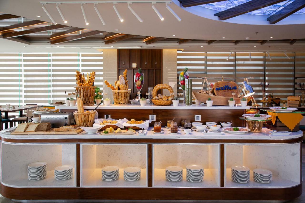 Maximilan Danang Beach Hotel Екстер'єр фото