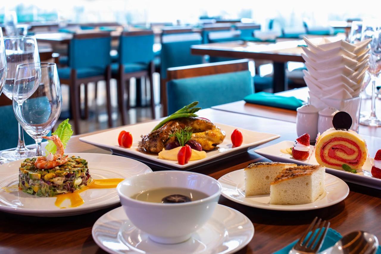 Maximilan Danang Beach Hotel Екстер'єр фото