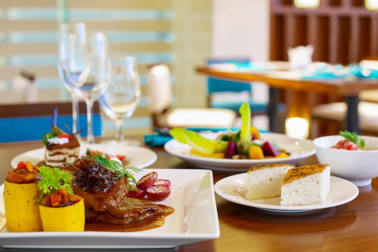Maximilan Danang Beach Hotel Екстер'єр фото