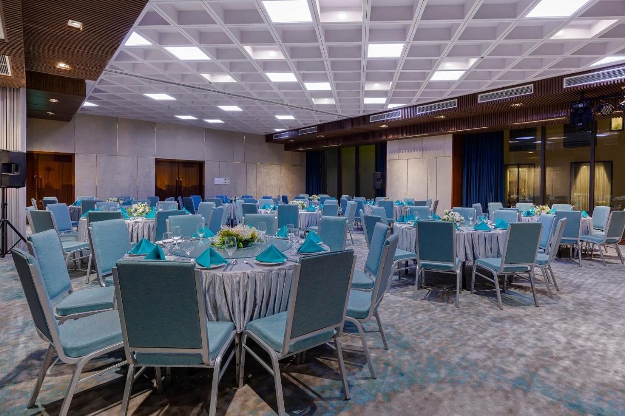 Maximilan Danang Beach Hotel Екстер'єр фото