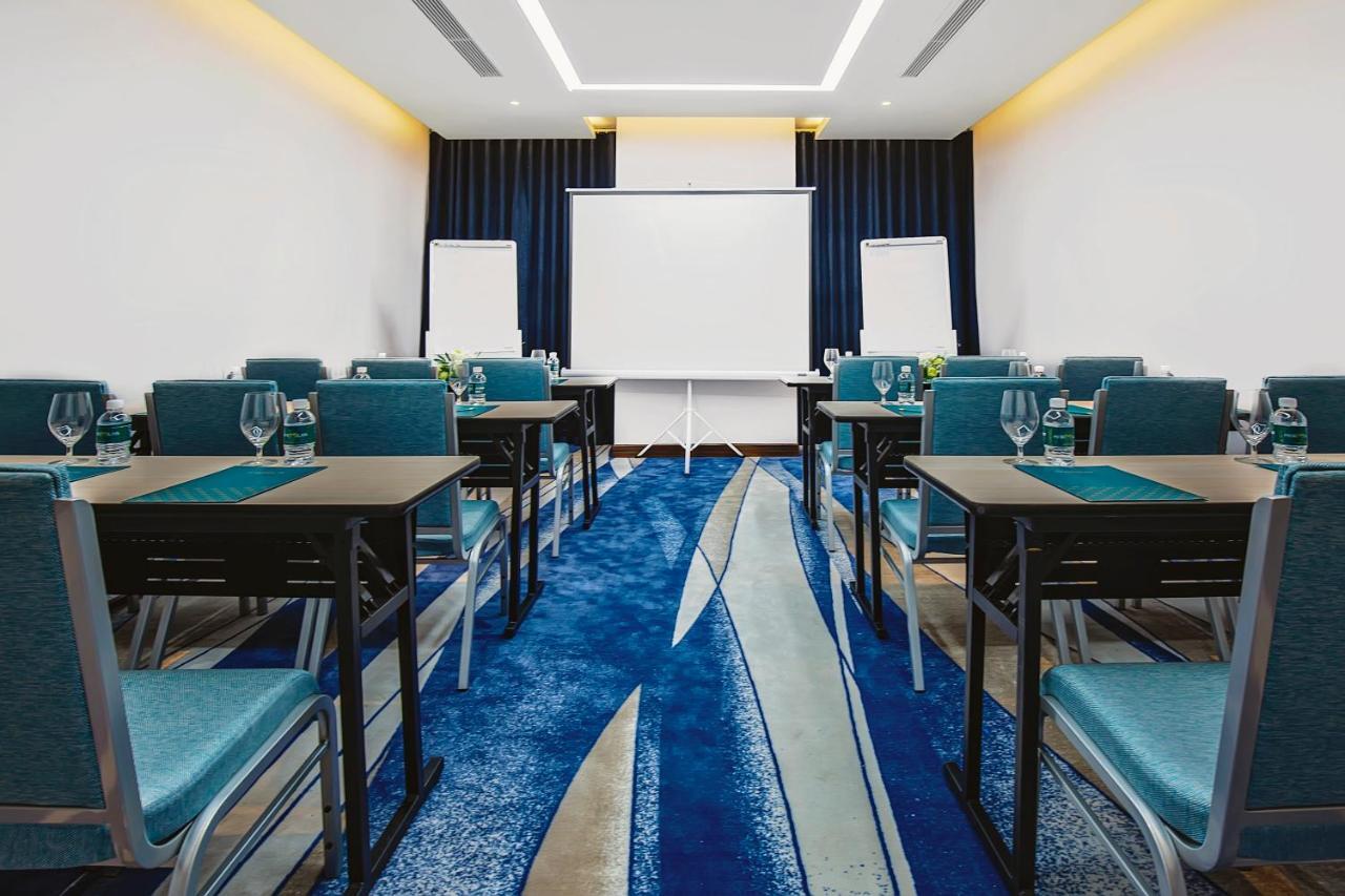 Maximilan Danang Beach Hotel Екстер'єр фото